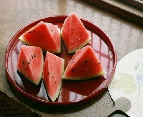 吃瓜的群众吃法,揭秘“吃瓜群众”的独特吃瓜姿势