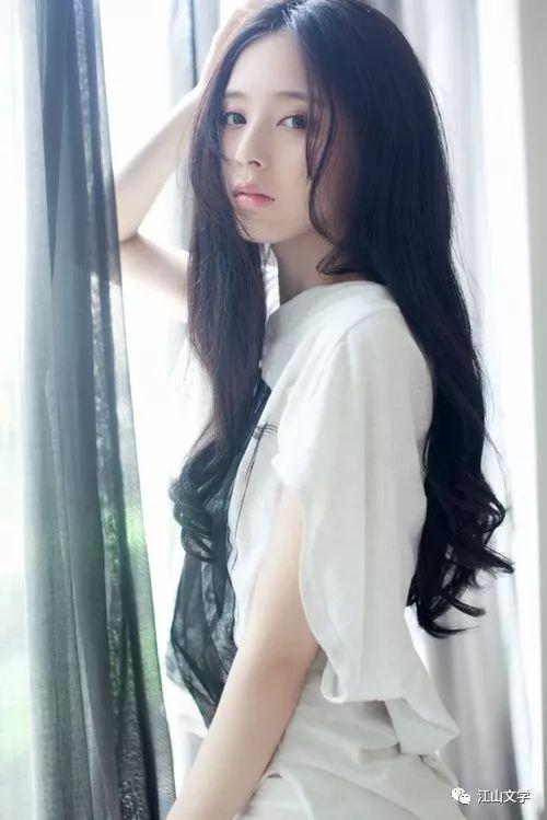 大校花吃瓜事件小说