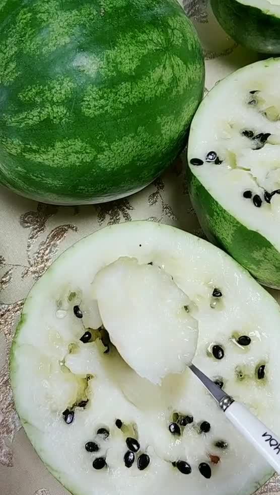 什么瓜配着粉色汁水吃,揭秘粉色汁水搭配瓜果的独特风味