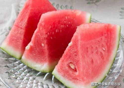 小高想长高吃瓜,吃瓜也能助你拔高成长